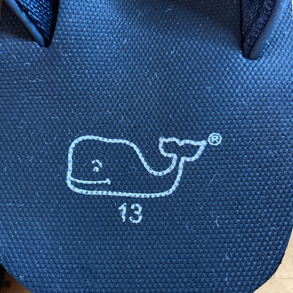 Vineyard Vines kids Size 13, Blue Whale Sandals - Picture 2 of 7